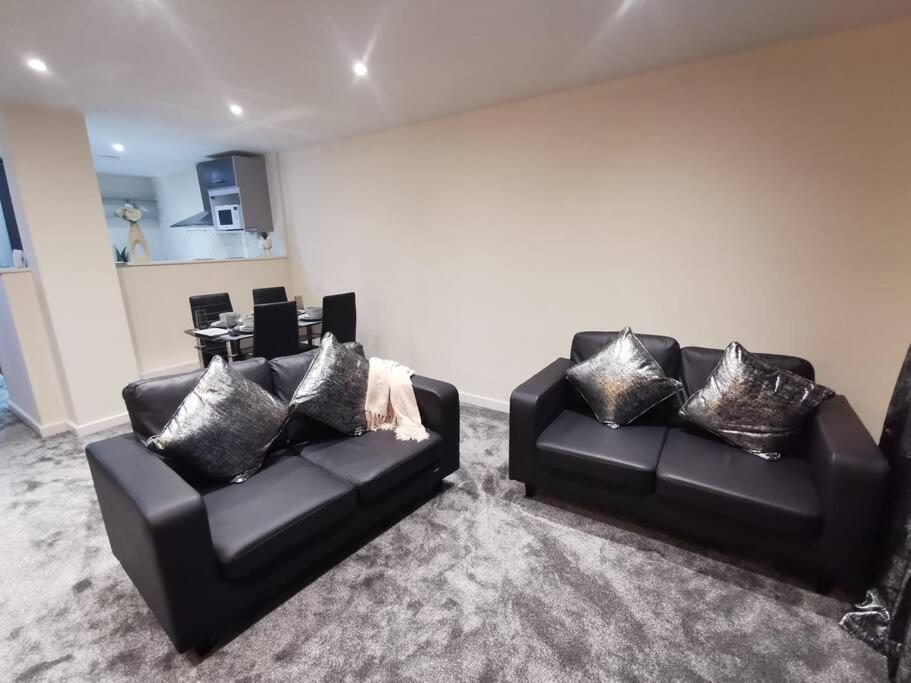 Paramount City View Swindon Bagian luar foto